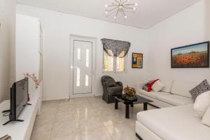 Gogos Cosy Beach House