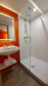 Hotels Cit'hotel Design Booking Evry Saint-Germain-les-Corbeil Senart : photos des chambres