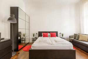 Red Dot Two - new unit in the heart of Party Town