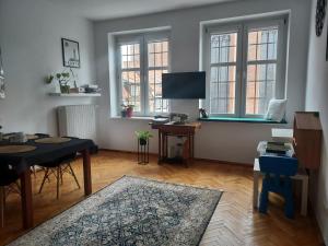 Apartment in Old Town - view of Mariacki Church