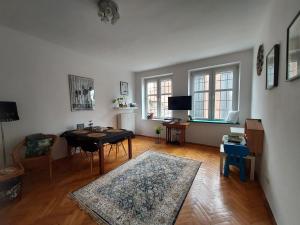 Apartment in Old Town - view of Mariacki Church