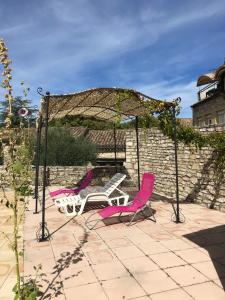 Maisons de vacances Propriete de 2 chambres avec piscine partagee jardin clos et wifi a Orgnac l'Aven : photos des chambres