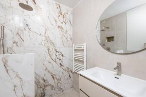 Appartements Appartement luxueux vue mer a Deauville avec services : photos des chambres