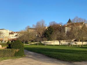 Villas Belle demeure avec piscine, vue et acces direct a la Seine, tres proche de Paris : photos des chambres