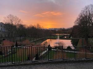Villas Belle demeure avec piscine, vue et acces direct a la Seine, tres proche de Paris : photos des chambres