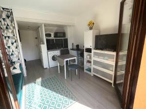 Studio pour 2 à 4 personnes sous les Pins climatisé