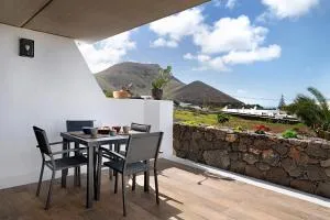 La Orilla del Volcán - Яйса