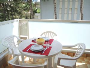 Flat 100m from the beach with sunny terrace