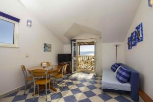 Apartment in Bol with sea view, terrace, air conditioning, WiFi 5121-1