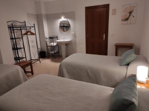 Familiar Double Room with Shared Bathroom room in Hostal Nadal