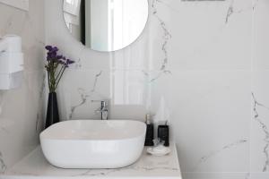 Diamond Arillas Luxury Apartments