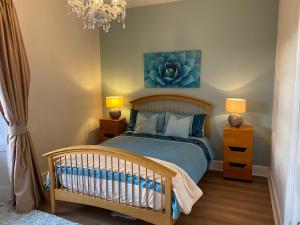 The Old Barn Marlborough, spacious grade 2 listed with parking