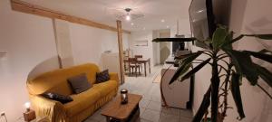 Appartements Appartement Cocooning au bourg Saint Julien L'ars : photos des chambres