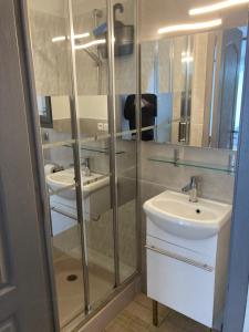 STUDIO PIED DANS L EAU