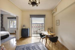 Valaoritou 6os - An aristocratic 1 BR in the hear