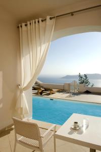 Deluxe Suite with Private Heated Pool and Caldera View