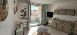 Appartement vue mer climatisé Seaview AC apartment Saint Pierre la Mer