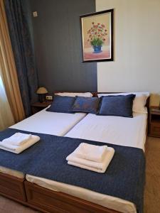 Annett apartments at Emerald hotel