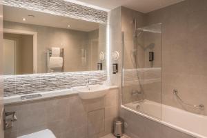 Two-Bedroom Apartment room in PREMIER SUITES PLUS Glasgow Bath Street