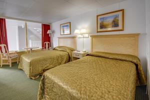 Double Room with Balcony room in Empress Motel