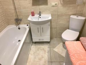 Комфортна квартира. Поруч парк