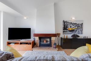 VILASOL - "Captains Retreat" for 4 with AC facing the gardens & Pool