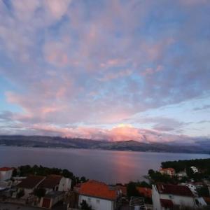 Apartment in Postira with sea view, terrace, air conditioning, WiFi 5124-1