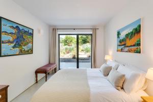 Garden Seaside Villa by CadenzaLux