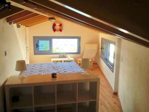 Floras Charming Waterfront Villa