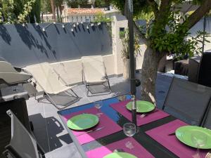 Maisons de vacances Key Largo villa 2p avec pkg clim grande terrasse avec jacuzzi proche port et plage : photos des chambres