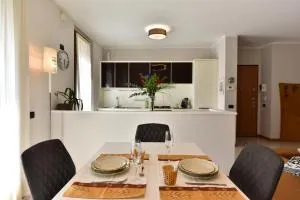 CaseOspitali - Masai Mara, elegante bilocale con ampio balcone - Carugate