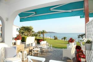 Triton-Seafront Family Apartment