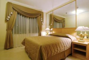 luxery 1 bedroom batavia tower 2