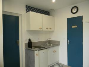 Appartements Studio lumineux en Rdc Le Petit Colbert : photos des chambres