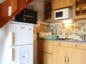 Appartements Studio mezzanine climatise proche plage, 4 couchages, balcon, TV et cuisine equipee - FR-1-229C-181 : photos des chambres