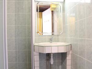 Appartements Studio mezzanine climatise proche plage, 4 couchages, balcon, TV et cuisine equipee - FR-1-229C-181 : photos des chambres