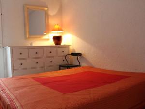 Maison traversante climatisée, 200m de la plage, 2 terrasses, 2 chambres, 6 couchages - FR-1-229C-7