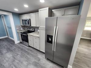 Paradise on Lake Harris Apt #102