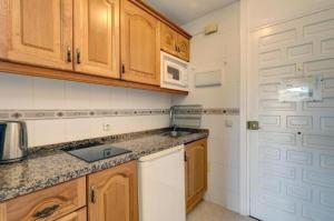 EL ESTUDIO DE LA PLAYA BENALBEACH 324 Gran Terraza vistas al mar