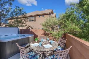 4194 Coral Ridge Resort Dog Friendly, BBQ grill, Private Hot Tub, Community Pool