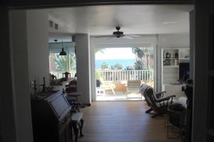 Departamento de categoría en Playa San Juan, con vistas al mar y a metros de la playa