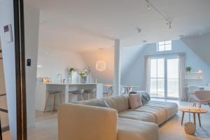 The Loft - Full Sea View - use of hotels Sauna and Pool