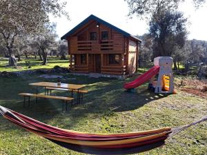 Olive & sea, Luxury two bedrooms cabin for 8