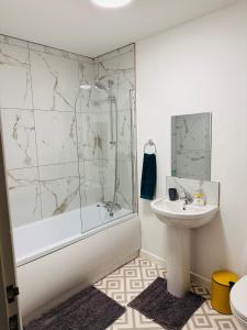City Blessed Apartment 1 with free parking