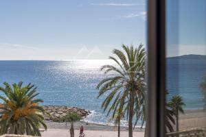 Luxury apartment with sea view on the first line Promenade des Anglais