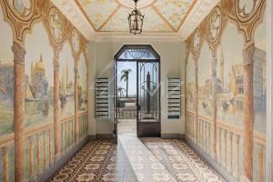 Luxury apartment with sea view on the first line Promenade des Anglais