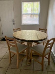 Suite 6, Sleep 3, Walk to Attractions in Uptown