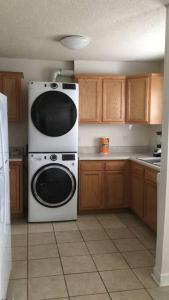 Suite 6, Sleep 4, Walk to Attractions in Uptown