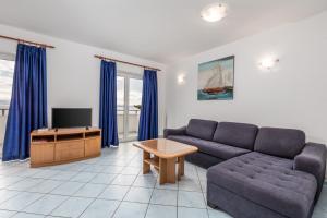 One-Bedroom Apartment with Terrace and Sea View room in Apartments with a parking space Moscenicka Draga Opatija - 7766