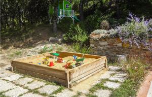 Lovely Home In Dieulefit With Wifi